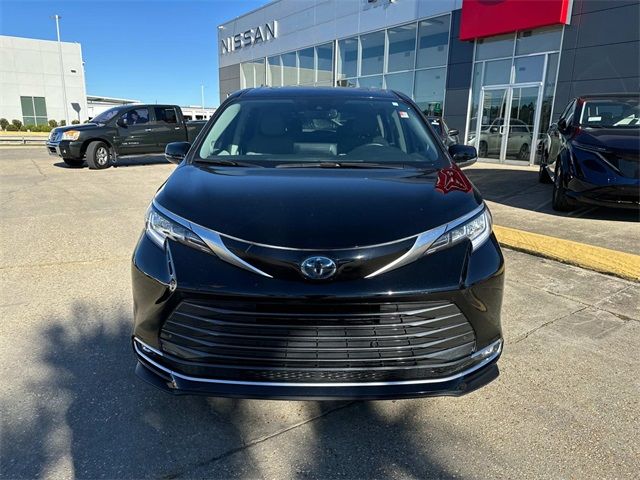 2023 Toyota Sienna Limited