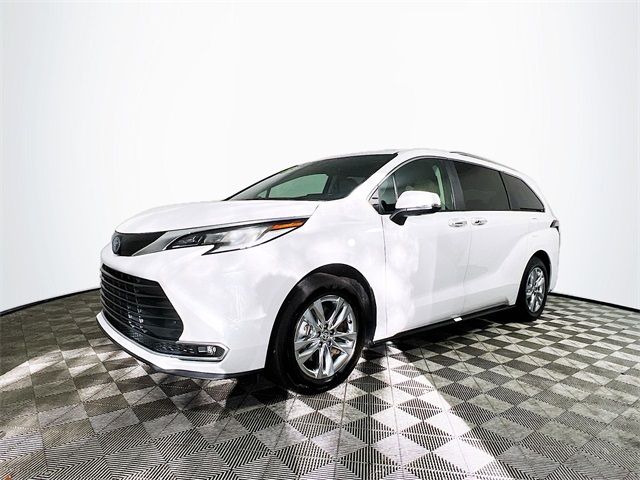 2023 Toyota Sienna Limited