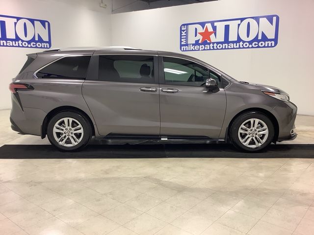 2023 Toyota Sienna Limited