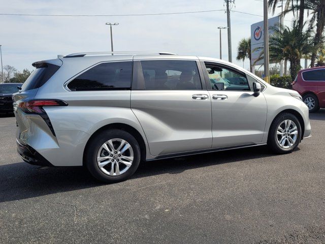 2023 Toyota Sienna Limited