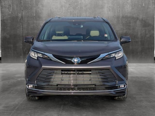 2023 Toyota Sienna Limited