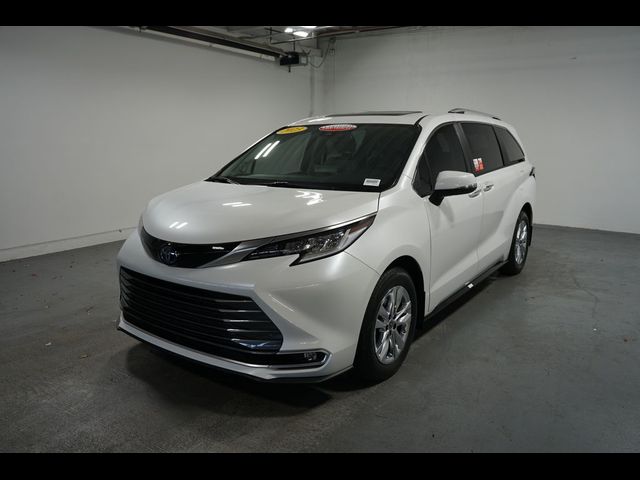 2023 Toyota Sienna Limited