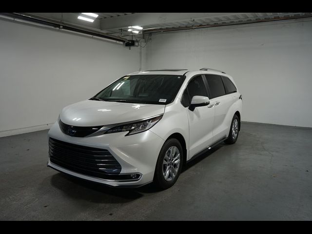 2023 Toyota Sienna Limited