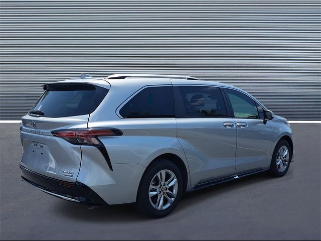 2023 Toyota Sienna Limited