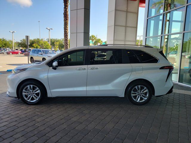2023 Toyota Sienna Limited