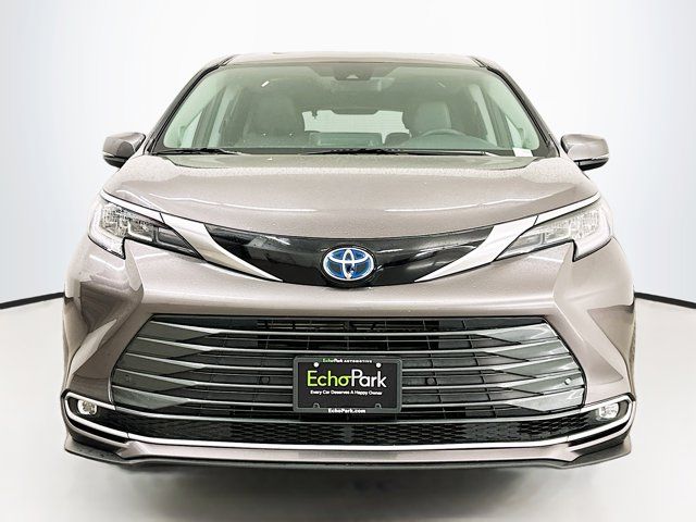 2023 Toyota Sienna Limited