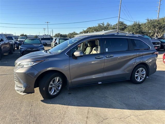 2023 Toyota Sienna Limited