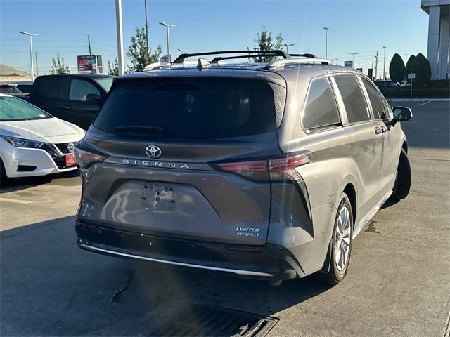 2023 Toyota Sienna Limited