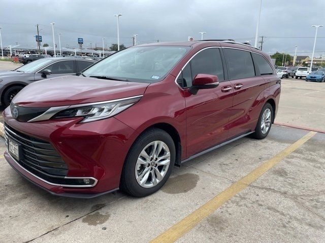 2023 Toyota Sienna Limited