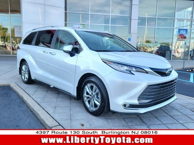 2023 Toyota Sienna Limited