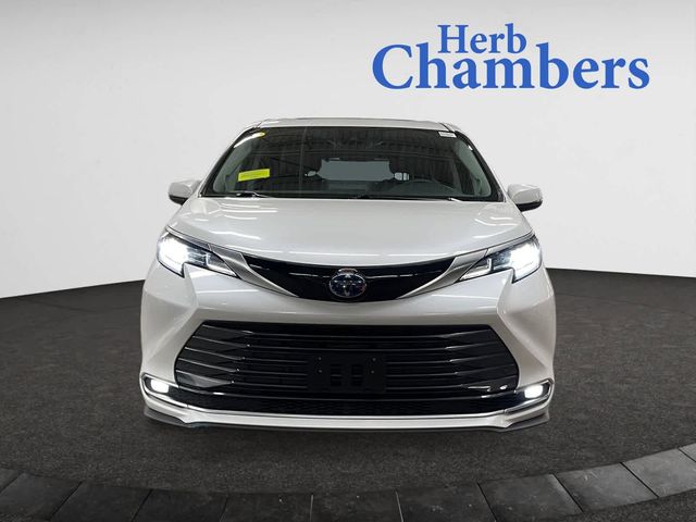 2023 Toyota Sienna Limited