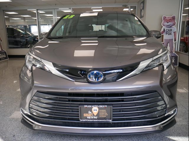 2023 Toyota Sienna Limited