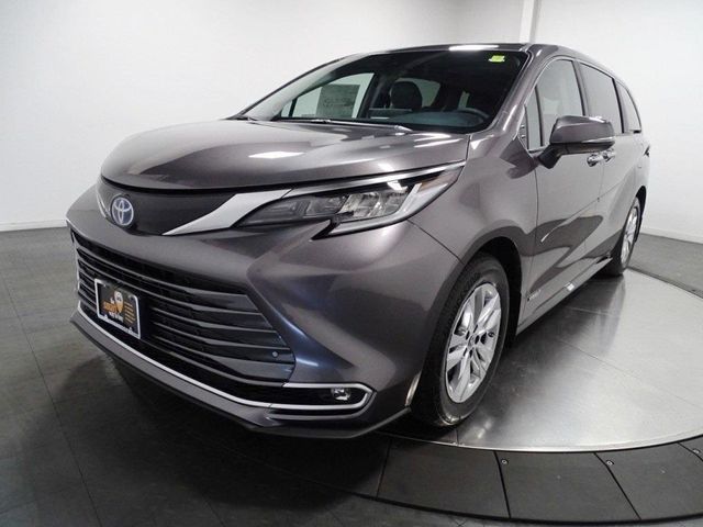 2023 Toyota Sienna Limited