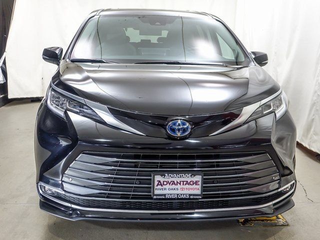 2023 Toyota Sienna Limited