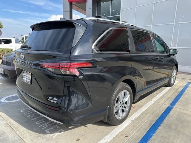 2023 Toyota Sienna Limited