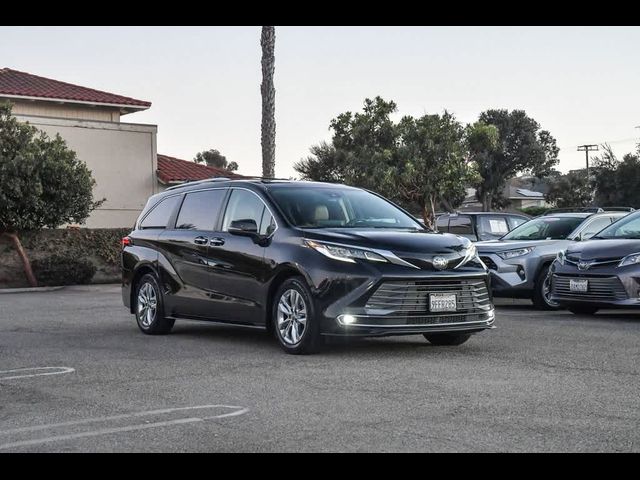 2023 Toyota Sienna Limited