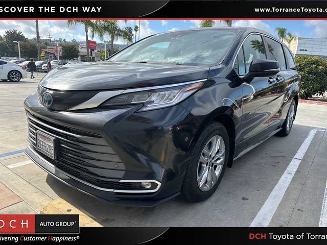 2023 Toyota Sienna Limited