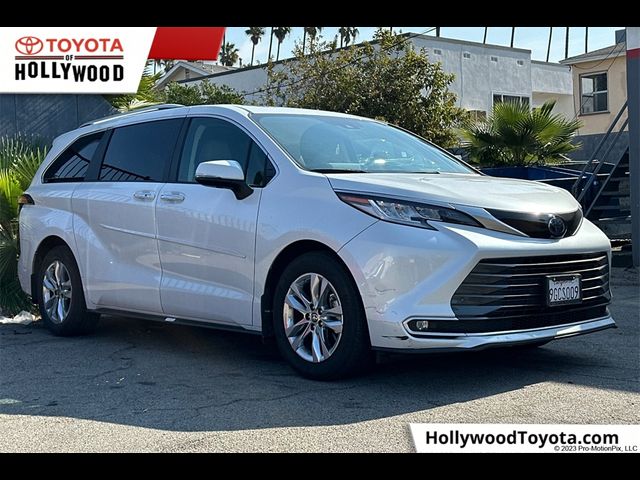 2023 Toyota Sienna Limited