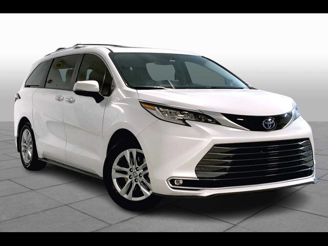 2023 Toyota Sienna Limited