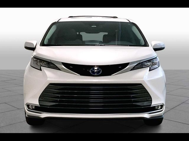 2023 Toyota Sienna Limited