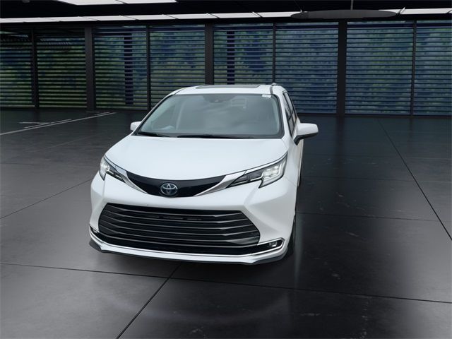 2023 Toyota Sienna Limited