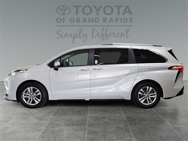 2023 Toyota Sienna Limited