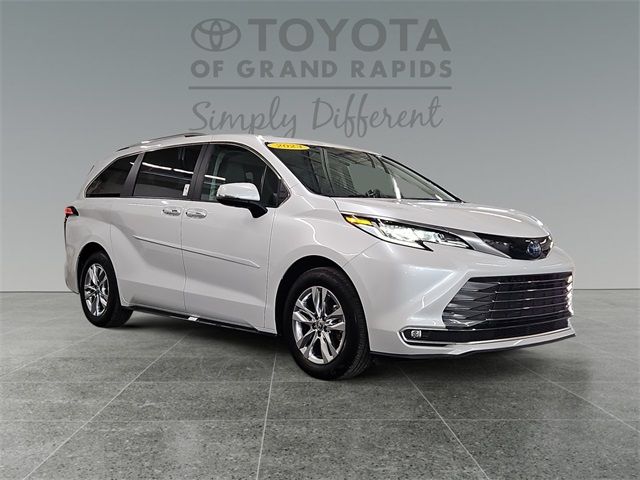 2023 Toyota Sienna Limited