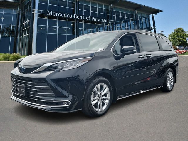 2023 Toyota Sienna Limited