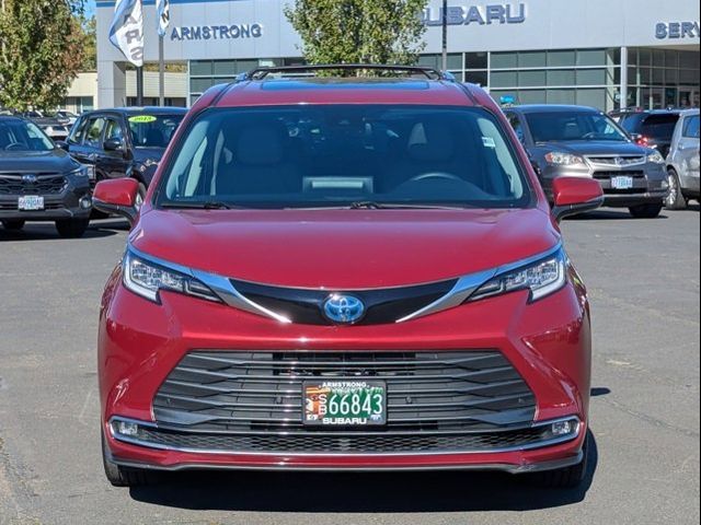 2023 Toyota Sienna Limited