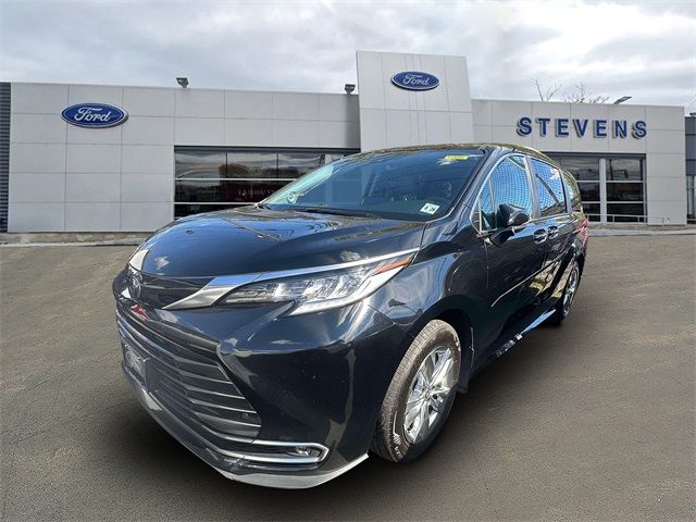 2023 Toyota Sienna Limited