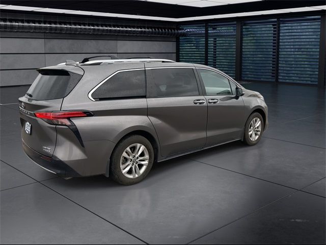 2023 Toyota Sienna Limited