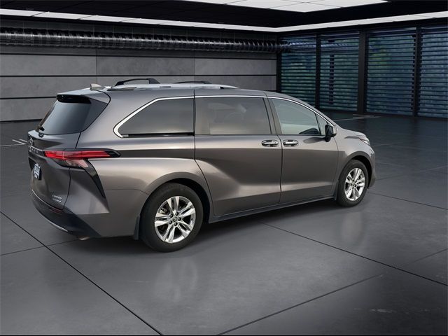 2023 Toyota Sienna Limited