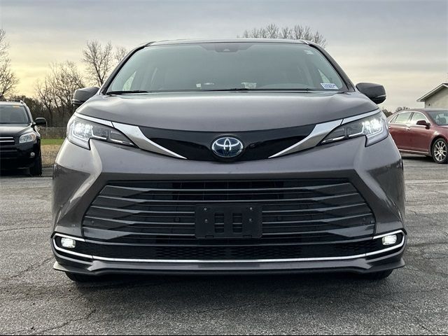 2023 Toyota Sienna Limited