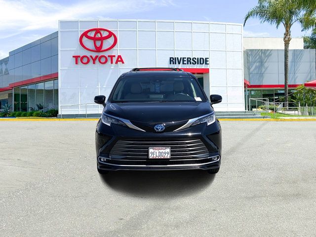 2023 Toyota Sienna Limited