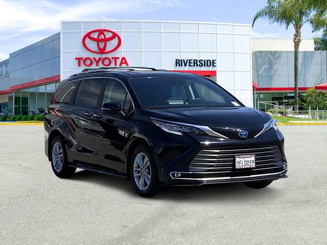 2023 Toyota Sienna Limited