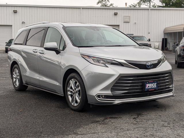 2023 Toyota Sienna Limited