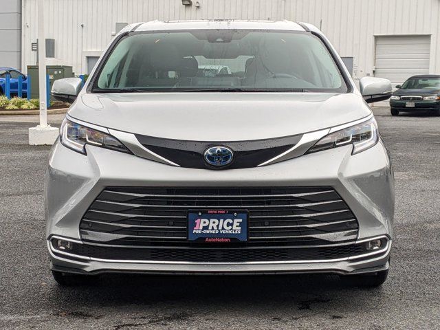 2023 Toyota Sienna Limited