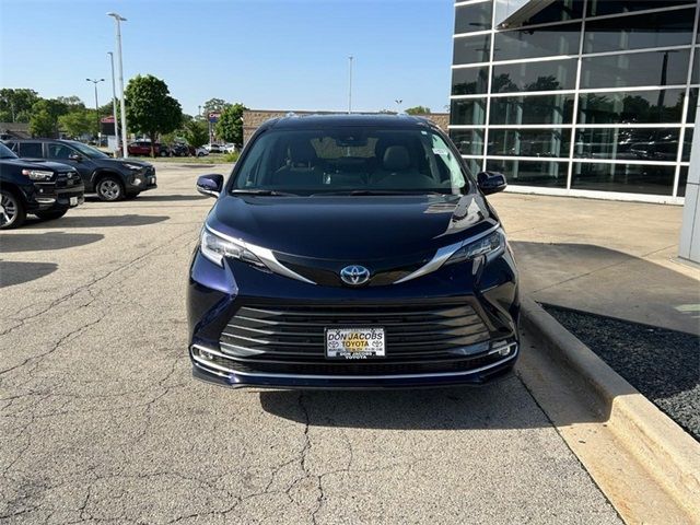 2023 Toyota Sienna Limited