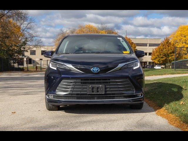 2023 Toyota Sienna Limited