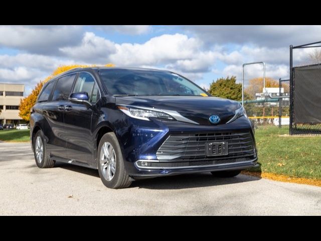 2023 Toyota Sienna Limited