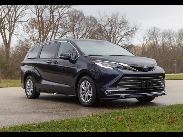 2023 Toyota Sienna Limited