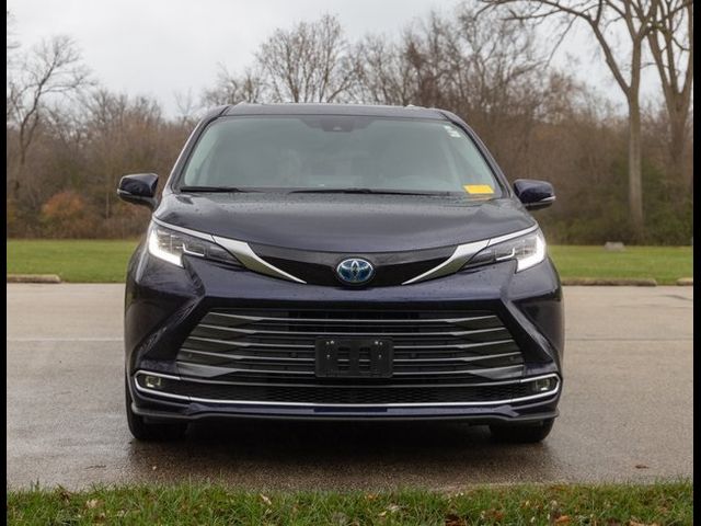 2023 Toyota Sienna Limited