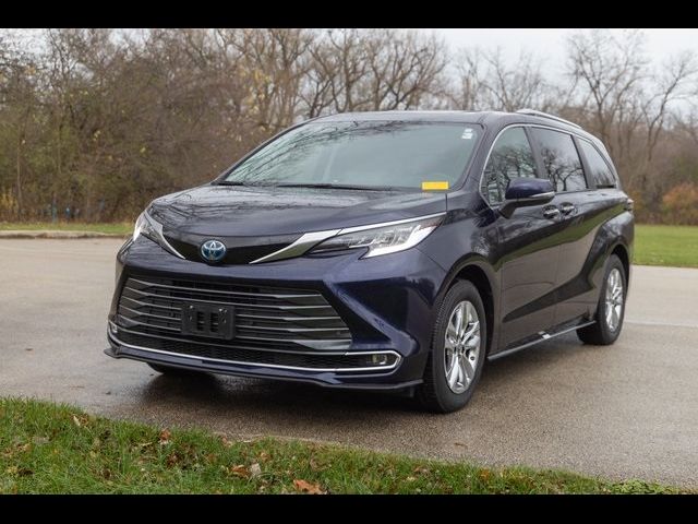 2023 Toyota Sienna Limited