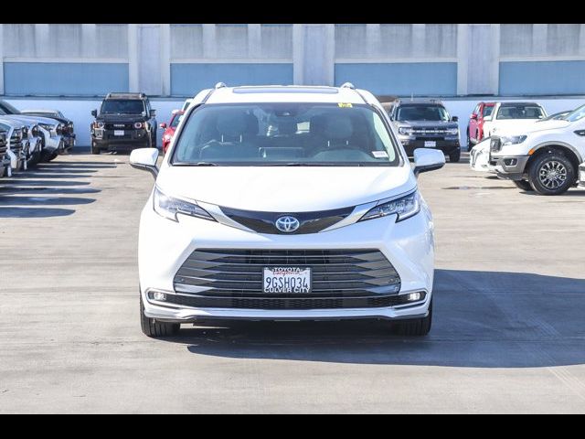 2023 Toyota Sienna Limited