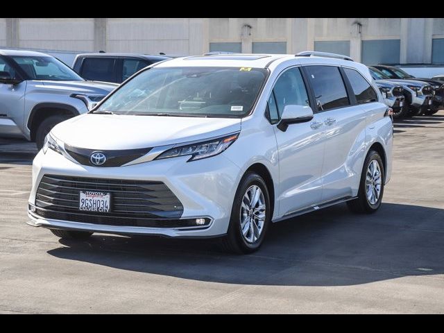 2023 Toyota Sienna Limited