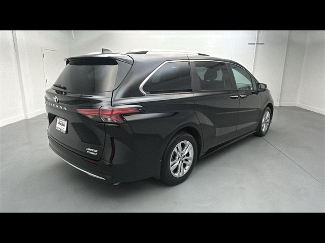 2023 Toyota Sienna Limited