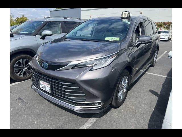 2023 Toyota Sienna Limited