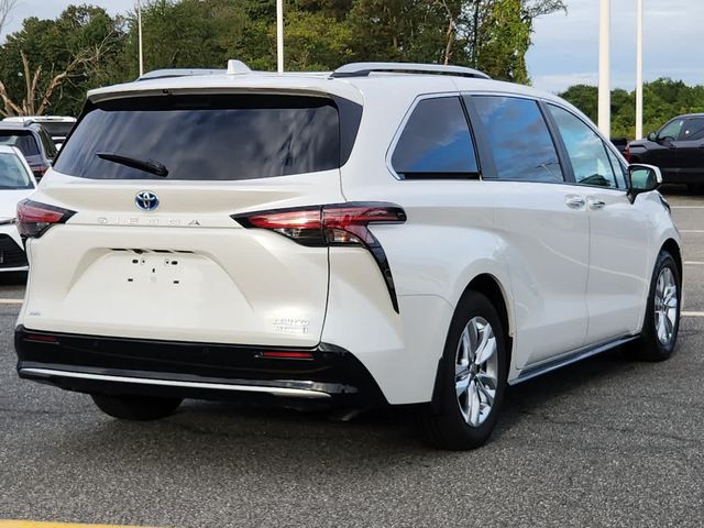 2023 Toyota Sienna Limited