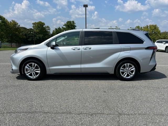 2023 Toyota Sienna Limited