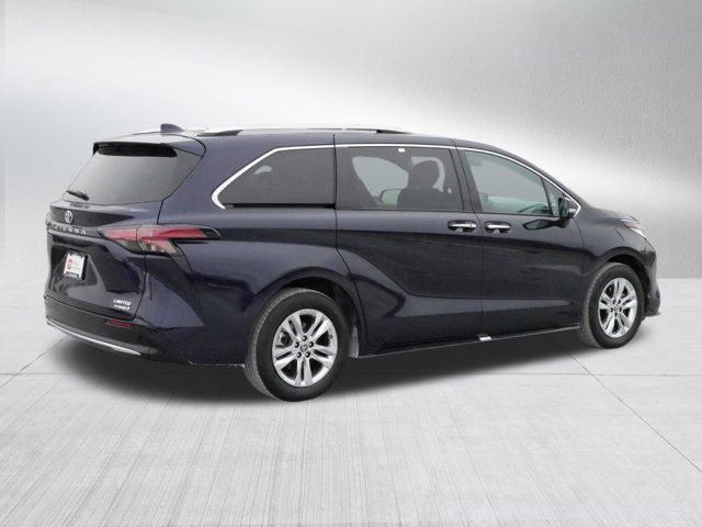 2023 Toyota Sienna Limited